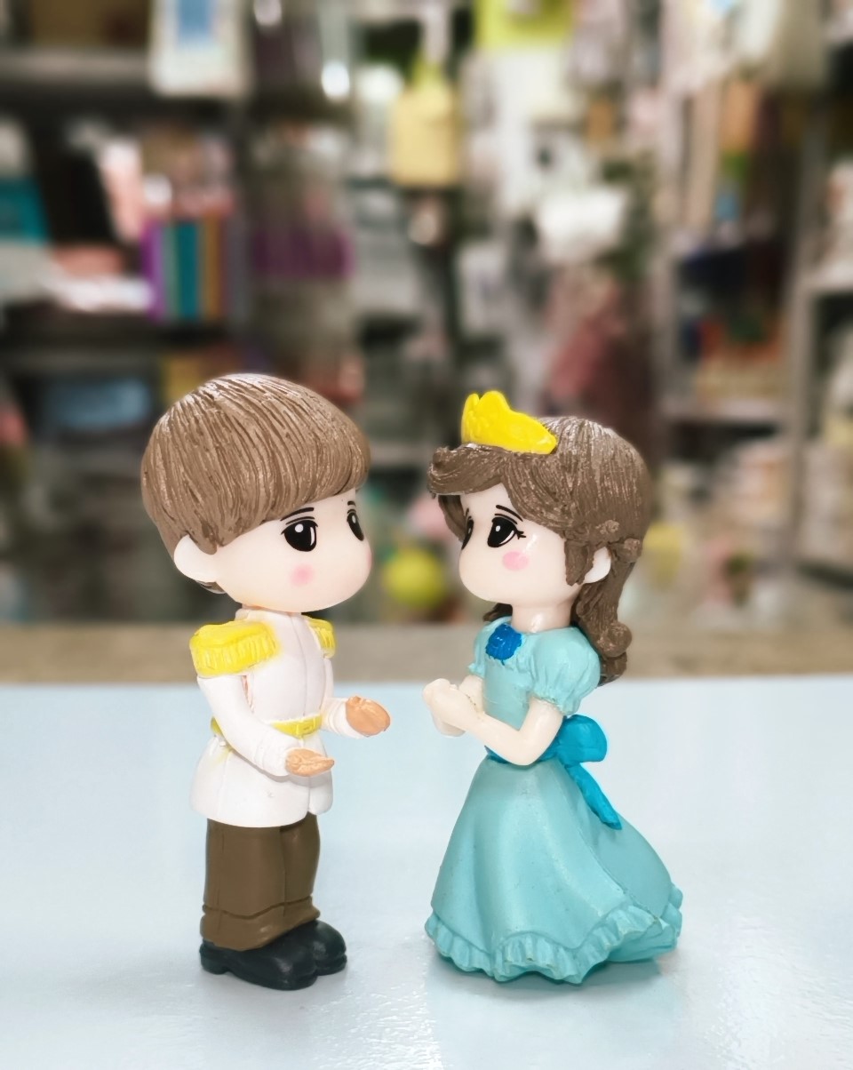 COUPLE CAKE TOPPER