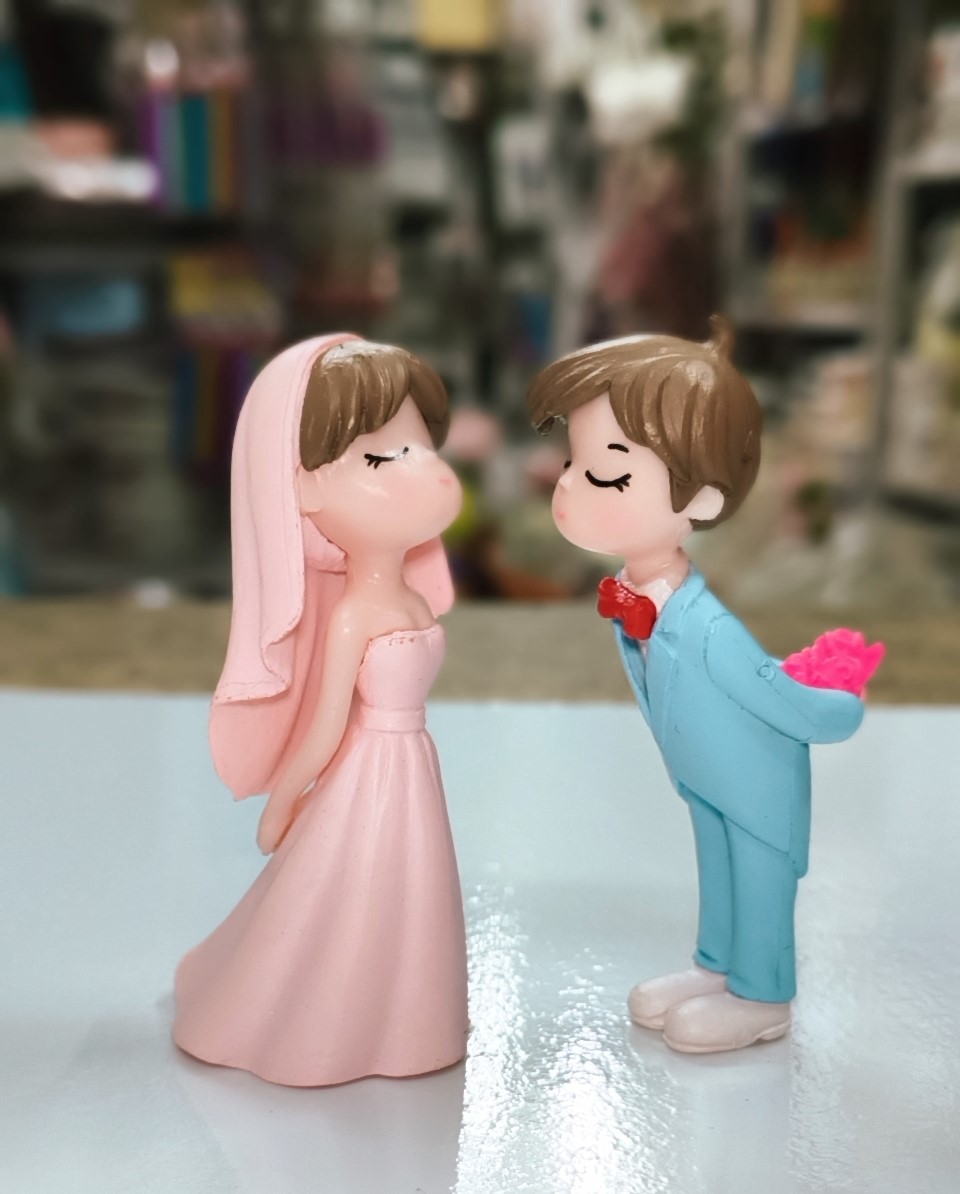 WEDDING COUPLE CAKE TOPPER